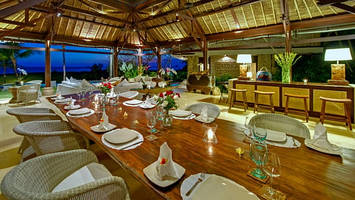 Villa Sungai Tinggi Dining area
