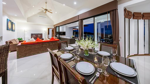 Villa Sunny Banks Обеденная зона