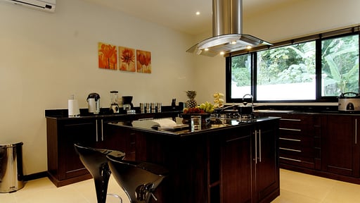 Villa Sunstone Kitchen