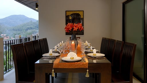 Villa Sunstone Dining area