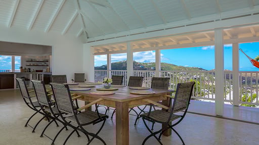 Villa Super Sky Dining area