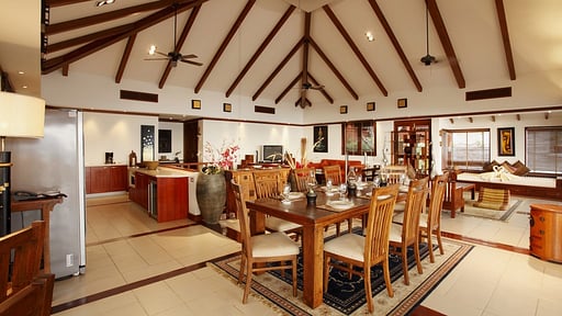 Villa Suriya Dining area
