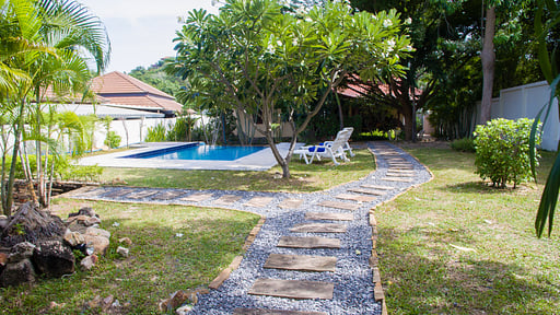 Villa Swiss Garden Garden