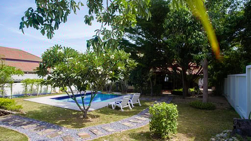 Villa Swiss Garden Swimming pool