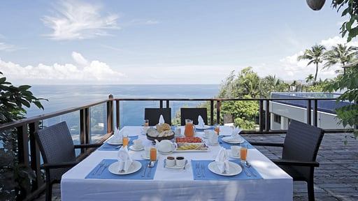 Villa Talaefun Dining area