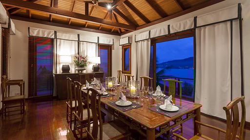 Villa Talaefun Dining area