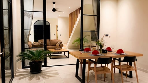 Villa Talofa Dining area