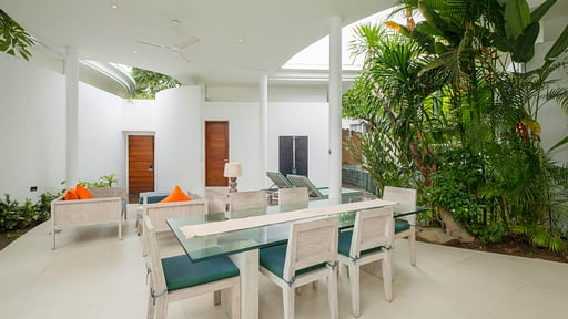 Villa Taman Mesari Dua Dining area