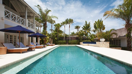Villa Tamarama Swimming pool 2