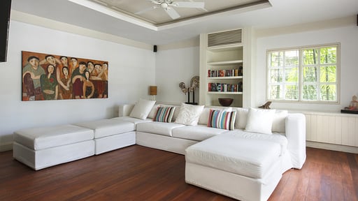 Villa Tamarama Media room