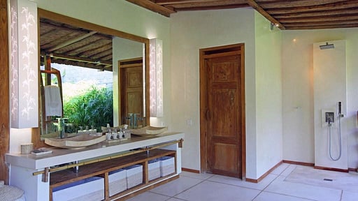 Villa Tangguntiti Bedroom 1