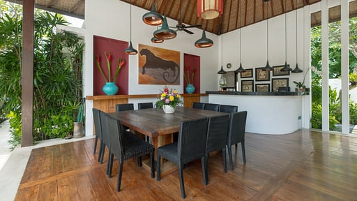 Villa Tangram Dining area
