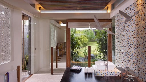 Villa Tantangan Bedroom 1
