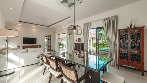 Villa Tara Dining area