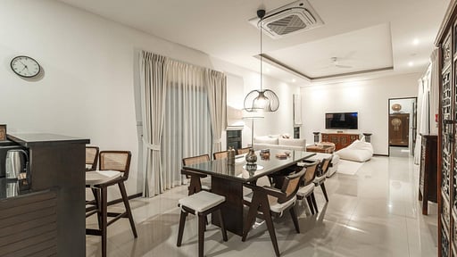 Villa Tara Dining area