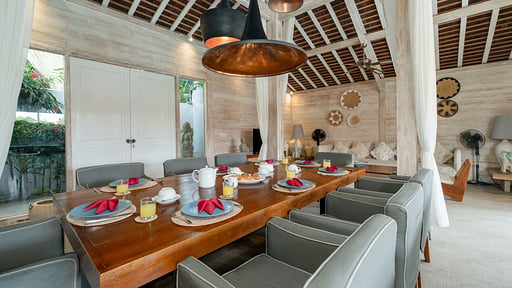 Villa Taramille Dining area