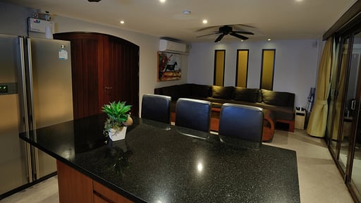 Villa Tawan Indoor bar