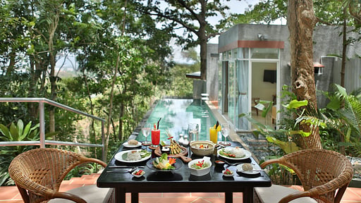 Villa Temoyong Dining area