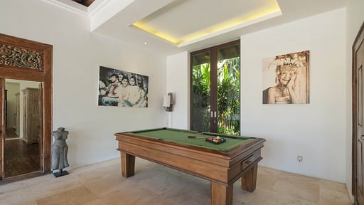 Villa Tempat Damai Billiard