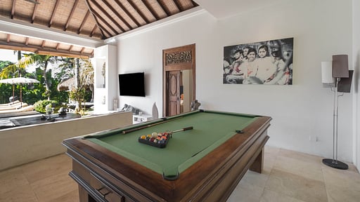 Villa Tempat Damai Billiard