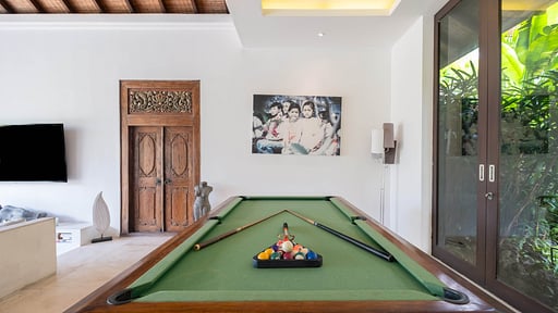 Villa Tempat Damai Billiard