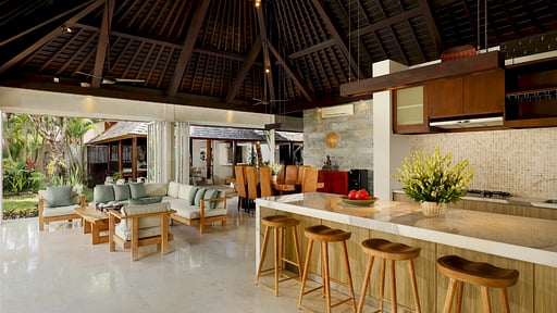 Villa Tenang Dining area