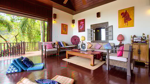 Villa Thai Teak Salon