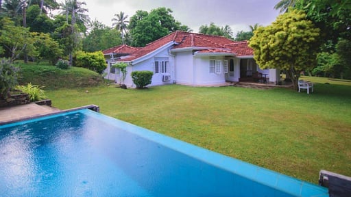 Villa Thalpe Walawwa Swimming pool
