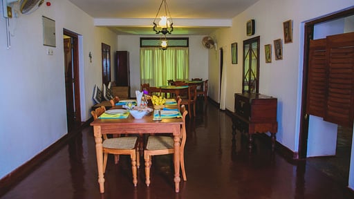 Villa Thalpe Walawwa Dining area
