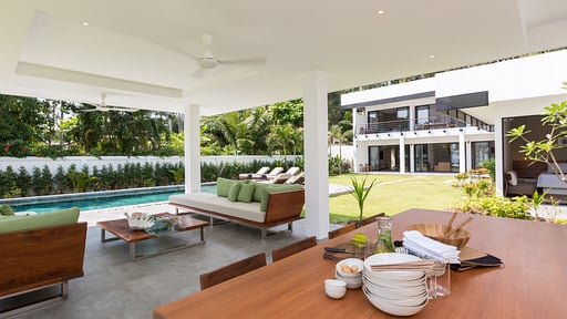 Villa Thansamaay Обеденная зона