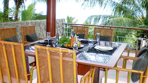 Villa The Difference Dining area