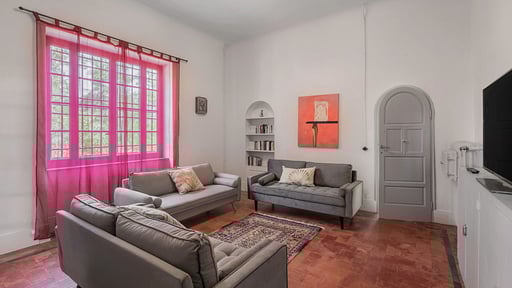 Villa The Gargoyles Salon