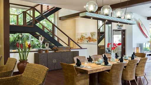 Villa The Luxe Dining area