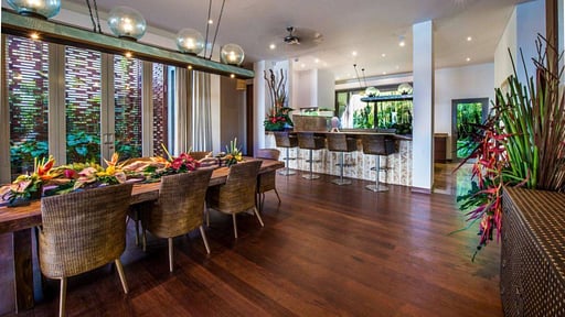 Villa The Luxe Dining area