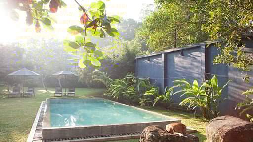 Villa The Petals Swimming pool