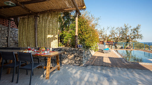 Villa The Phoenix Dining area