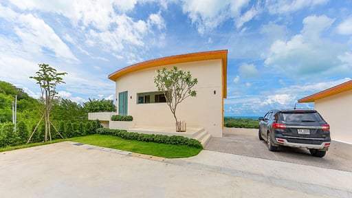 Villa The Ridge Three Parking areas