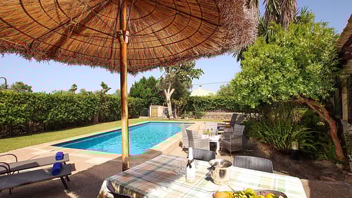 Villa Tia Dining area