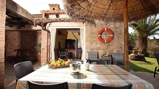 Villa Tia Dining area