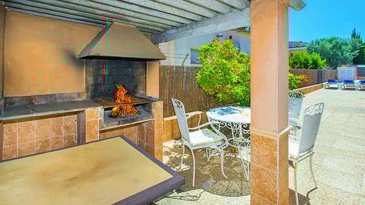 Villa Tienda BBQ equipment