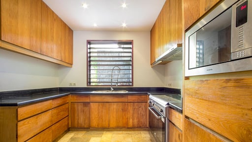 Villa Tiga Puluh Cocina