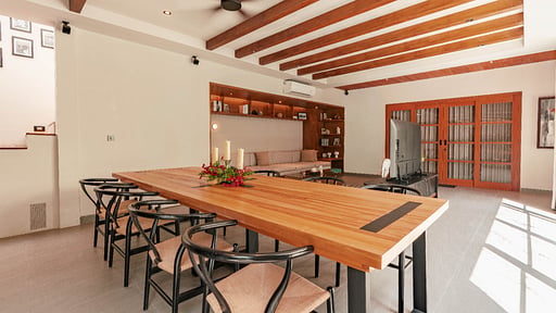 Villa Tiga The Urban Retreat Dining area