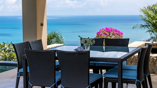 Villa Tiga Dining area
