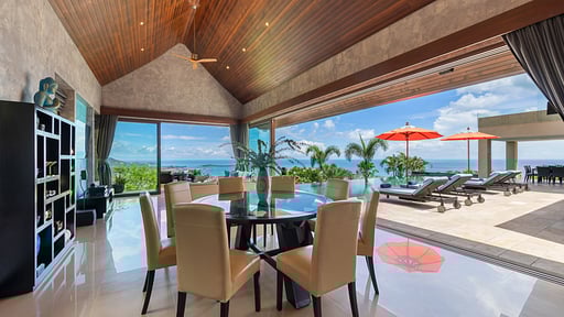 Villa Tiga Dining area