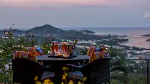 Villa Tiga Dining area