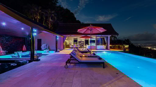 Villa Tiga Swimming pool