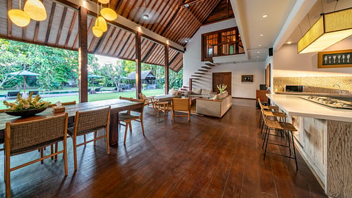 Villa Tirtadari Dining area