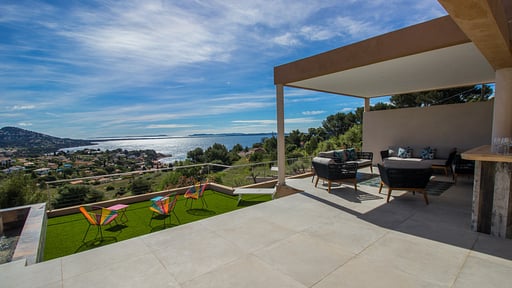 Villa Titimama Terrace/Veranda