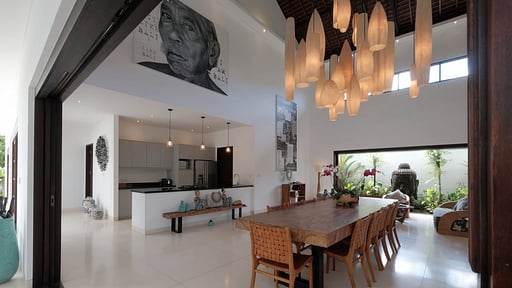 Villa Tjitrap Dining area