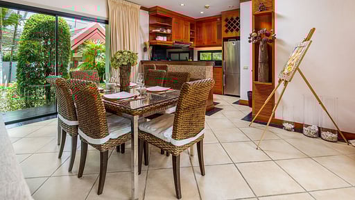 Villa Toba Dining area